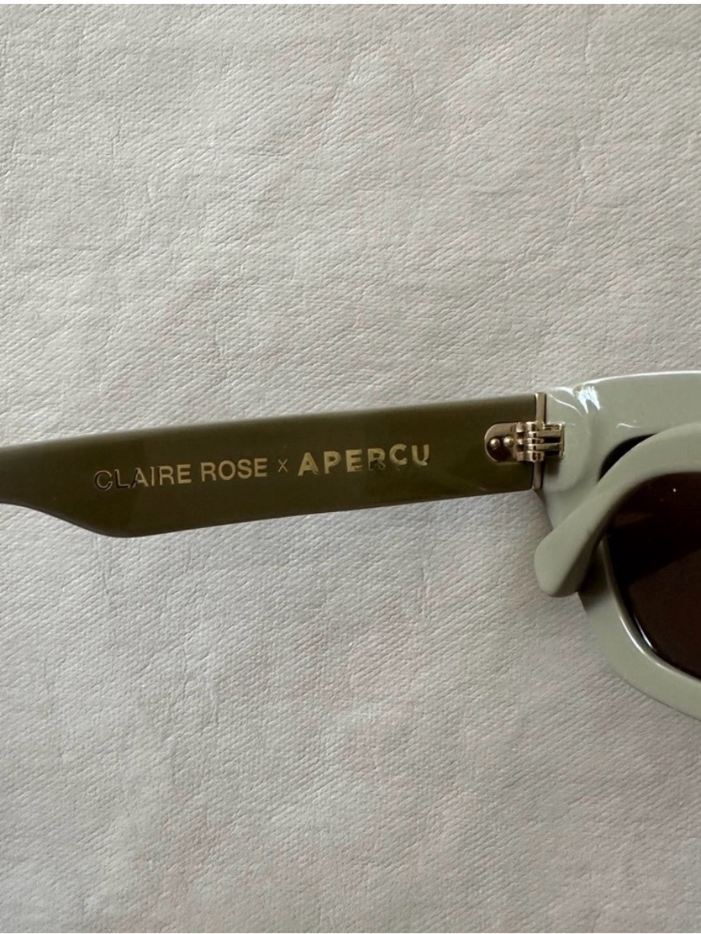 Claire Rose x APERÇU sunglasses with case - Picture 4 of 10